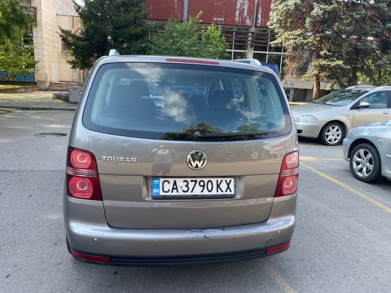 VW Tiguan 2.0 TDI 140 ps, 7 местен, снимка 5 - Автомобили и джипове - 46691456