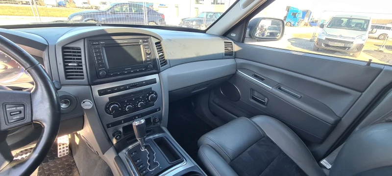 Jeep Grand cherokee, снимка 11 - Автомобили и джипове - 49380734