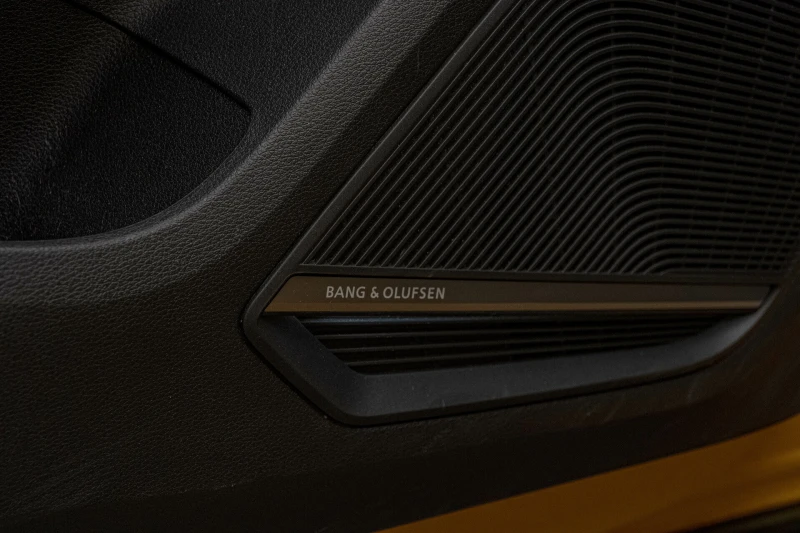 Audi Q2 SQ2/2.0TFSI/Quattro/Bang&Olufsen/Подгрев/Ambient, снимка 10 - Автомобили и джипове - 51172779