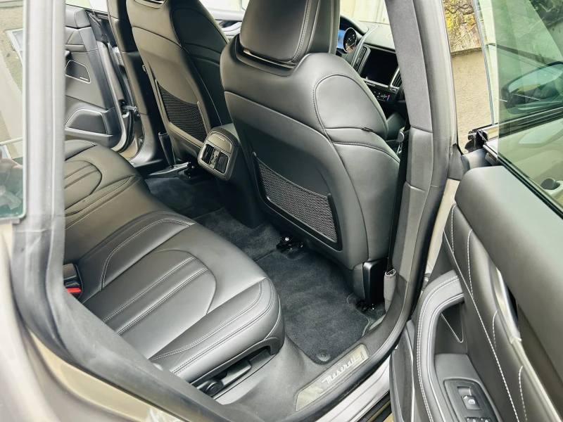 Maserati Levante 3.0i* S* Q4* NEW 12000km, снимка 9 - Автомобили и джипове - 52526126