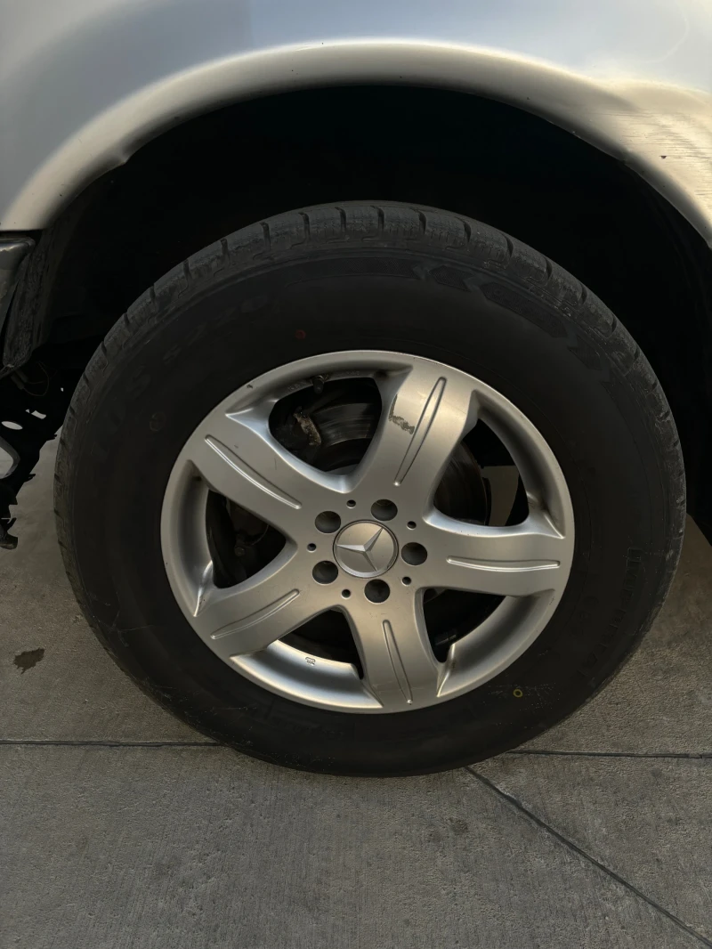 Mercedes-Benz ML 270, снимка 14 - Автомобили и джипове - 52924066