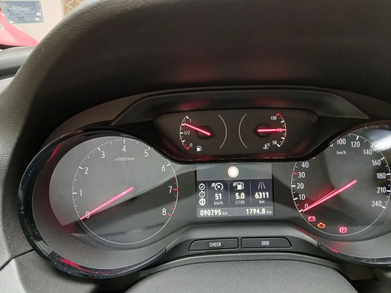 Opel Grandland X, снимка 8 - Автомобили и джипове - 53005099