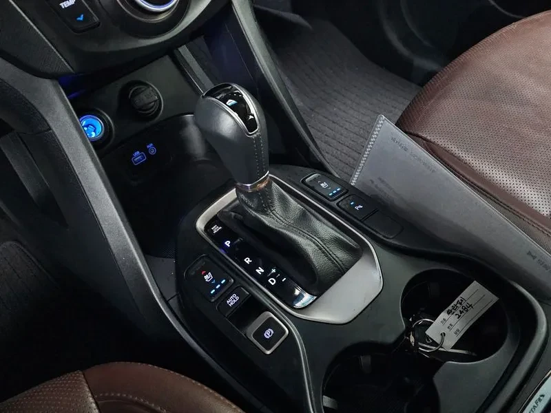 Hyundai Santa fe 2.0 CRDi 4WD - САМО 30% АВАНС, снимка 9 - Автомобили и джипове - 56021749