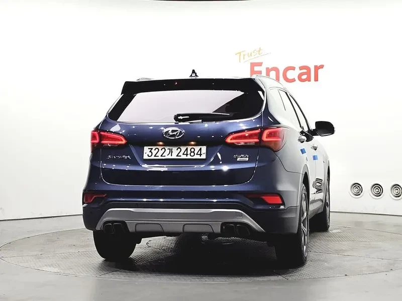 Hyundai Santa fe 2.0 CRDi 4WD - САМО 30% АВАНС, снимка 4 - Автомобили и джипове - 56021749