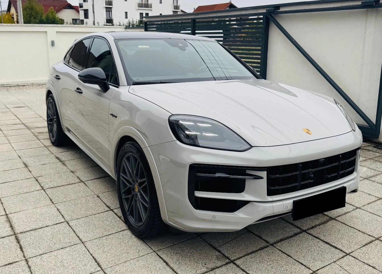 Porsche Cayenne Coupe 3.0 V6 E-Hybrid, снимка 1
