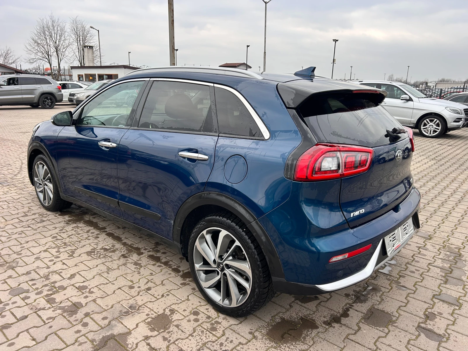 Kia Niro 1.6HYBRID AVTOMAT/KOJA/NAVI/KAMERA EURO 6 - изображение 8