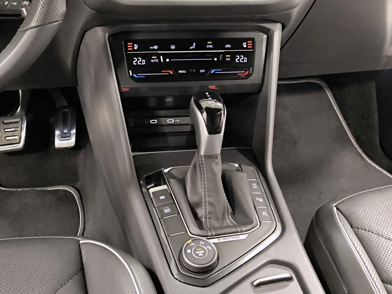 VW Tiguan Allspace 2.0 TDI 4Motion = R-line= Гаранция - изображение 7