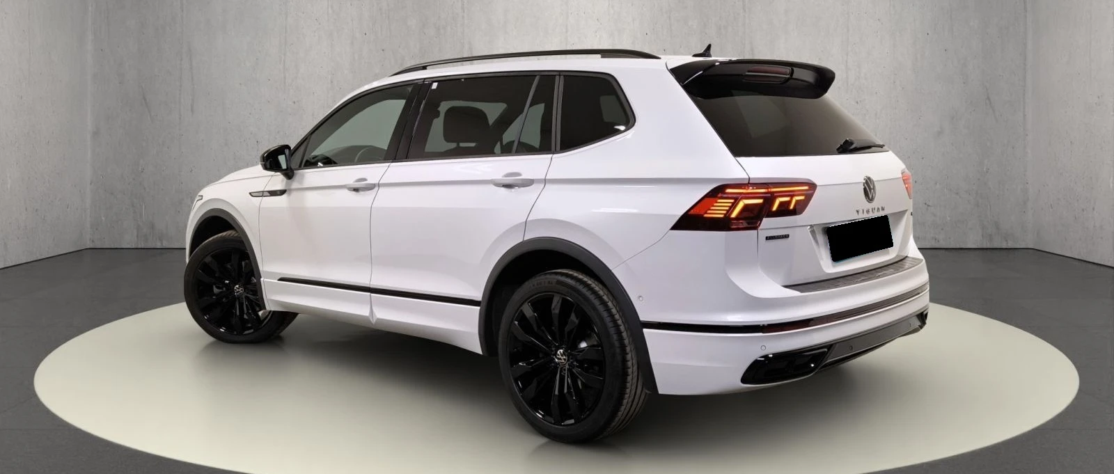 VW Tiguan Allspace 2.0 TDI 4Motion = R-line= Гаранция - изображение 2
