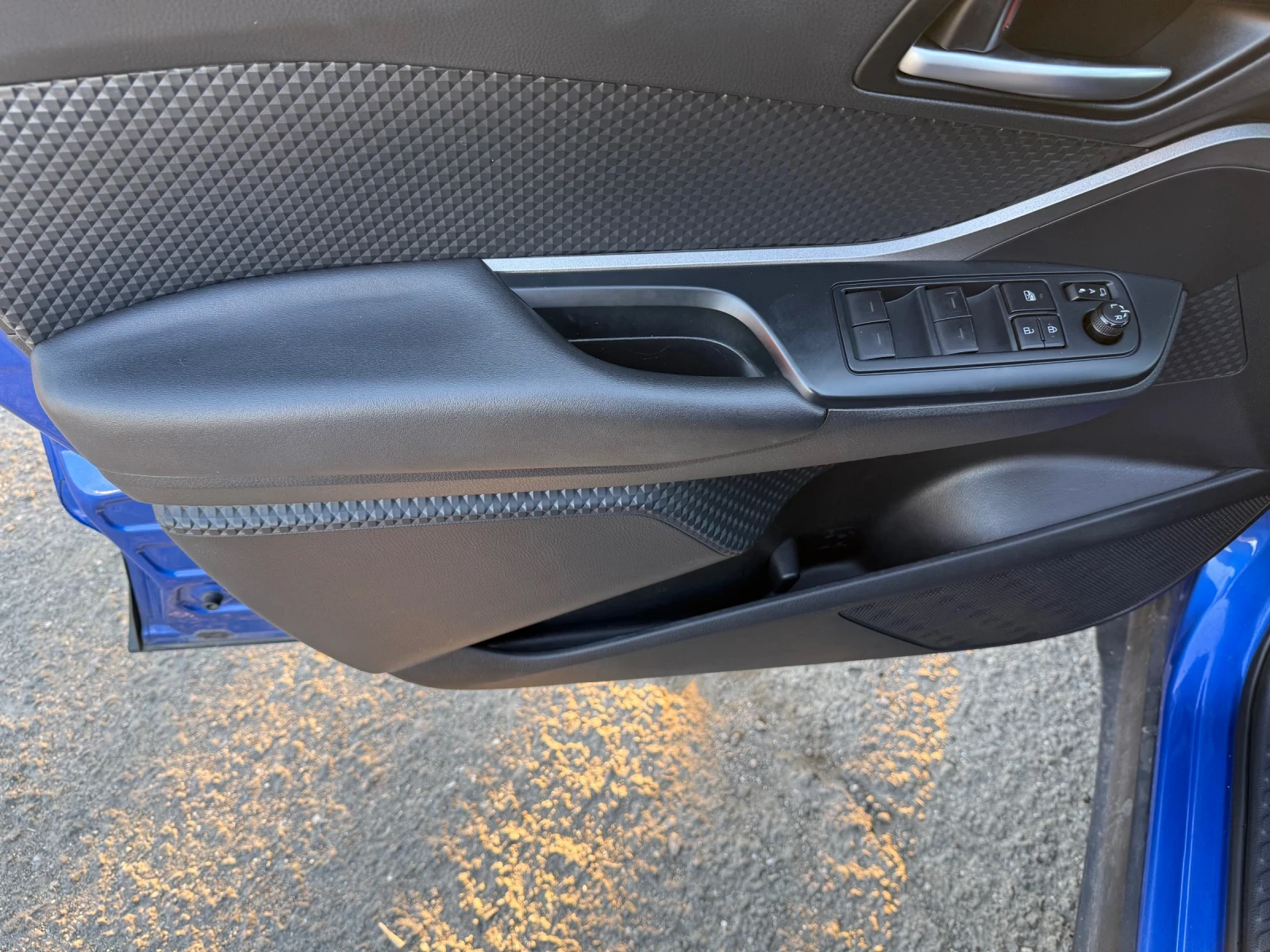 Toyota C-HR 1.8 hybrid facelift  - изображение 7
