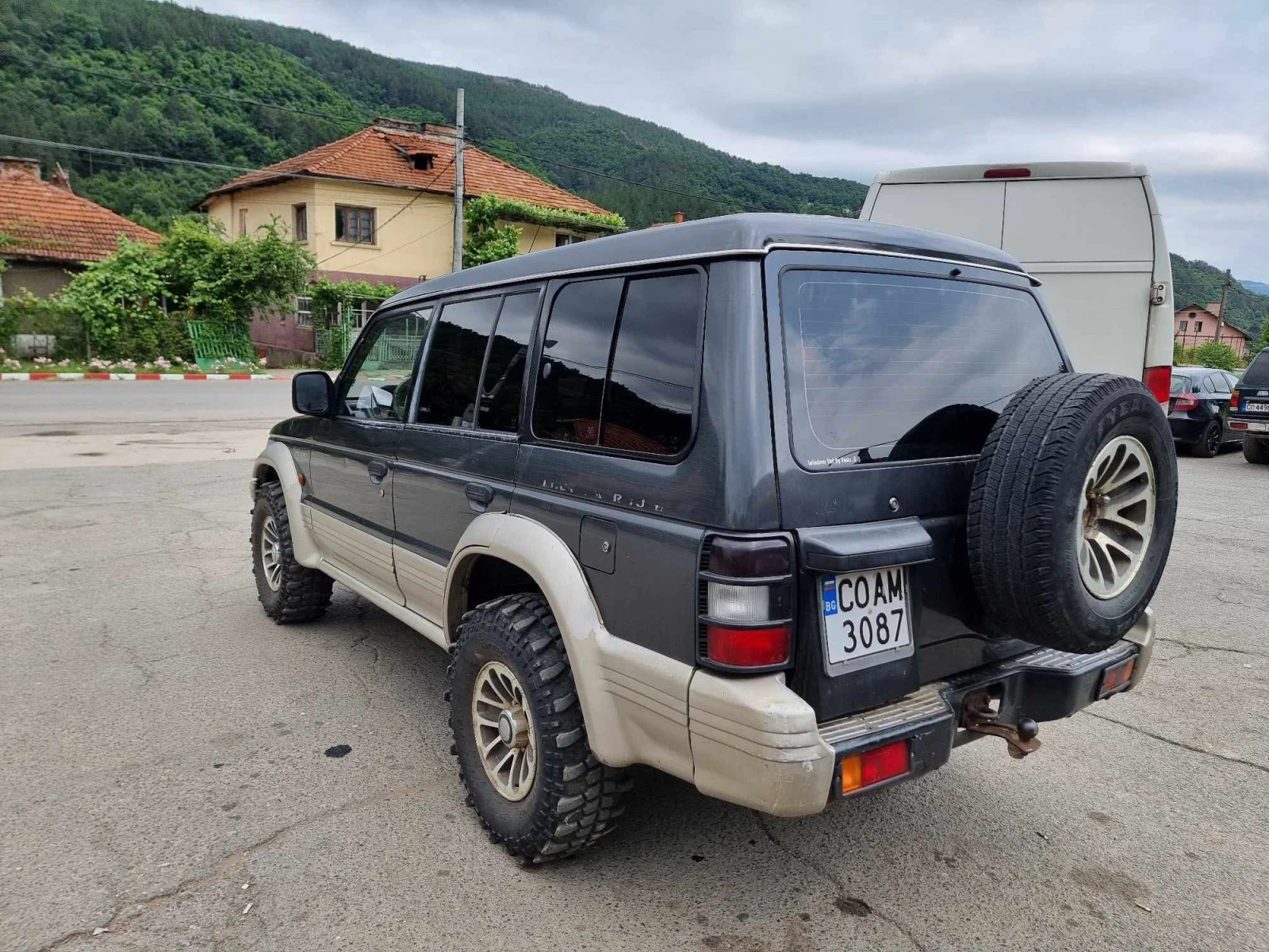 Mitsubishi Pajero 2.5 - изображение 2