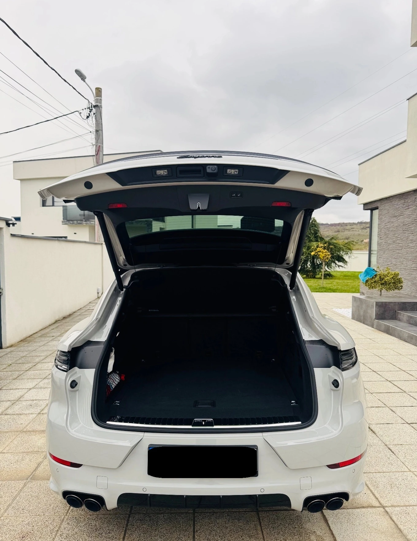 Porsche Cayenne Coupe 3.0 V6 E-Hybrid - изображение 10