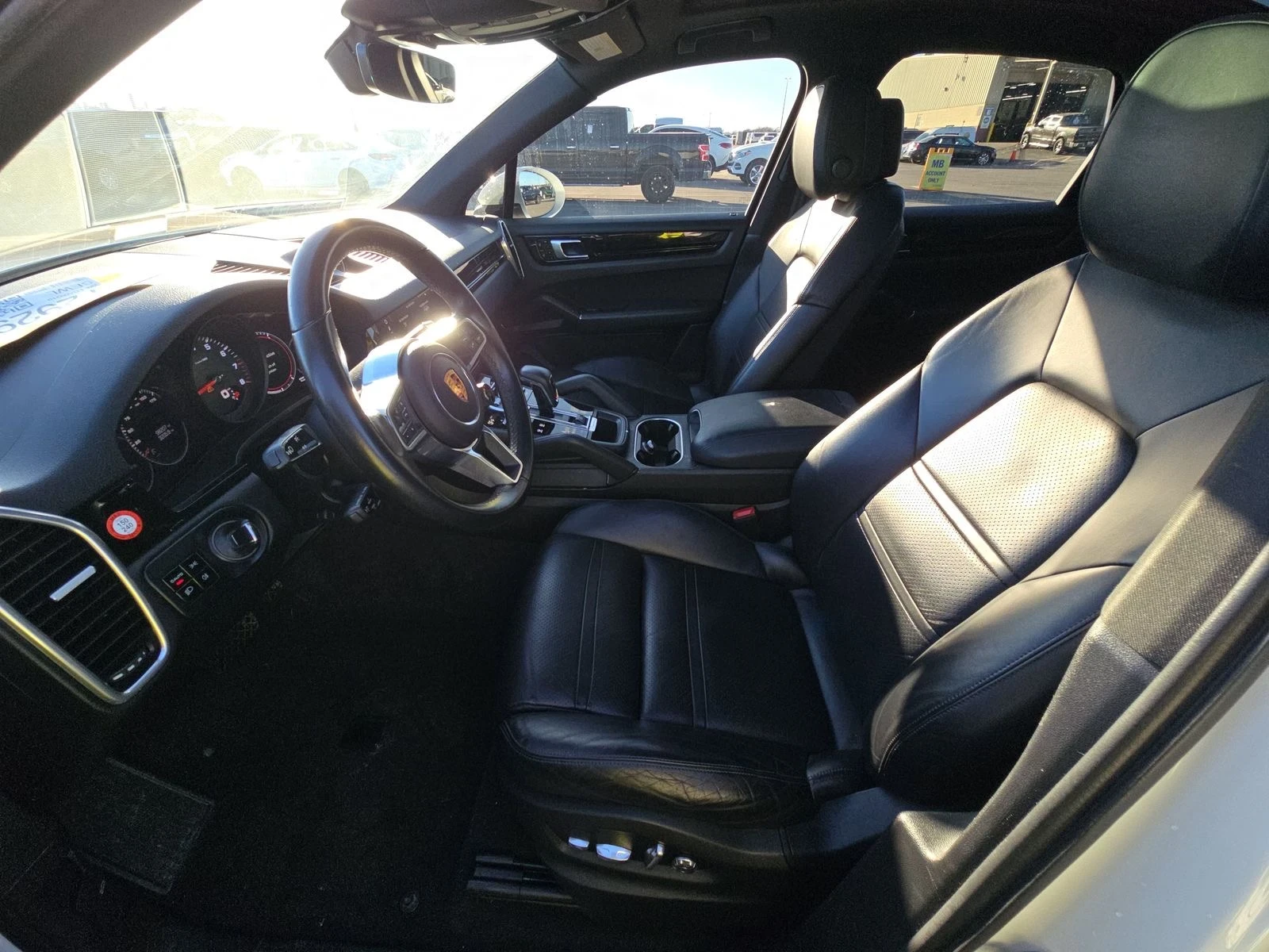 Porsche Cayenne  - изображение 8