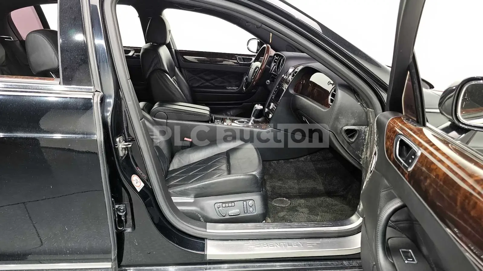 Bentley Flying Spur ВЪЗДУХ/V12/ЛИЗИНГ ОТ 232 ЕВРО , снимка 10 - Автомобили и джипове - 54091287