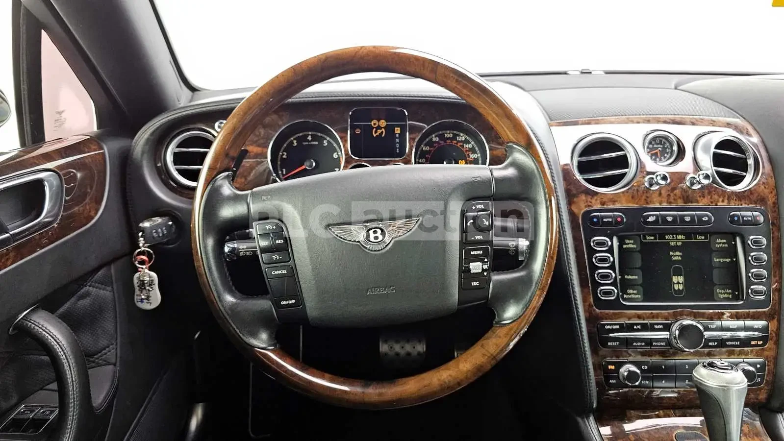 Bentley Flying Spur ВЪЗДУХ/V12/ЛИЗИНГ ОТ 232 ЕВРО , снимка 12 - Автомобили и джипове - 54091287