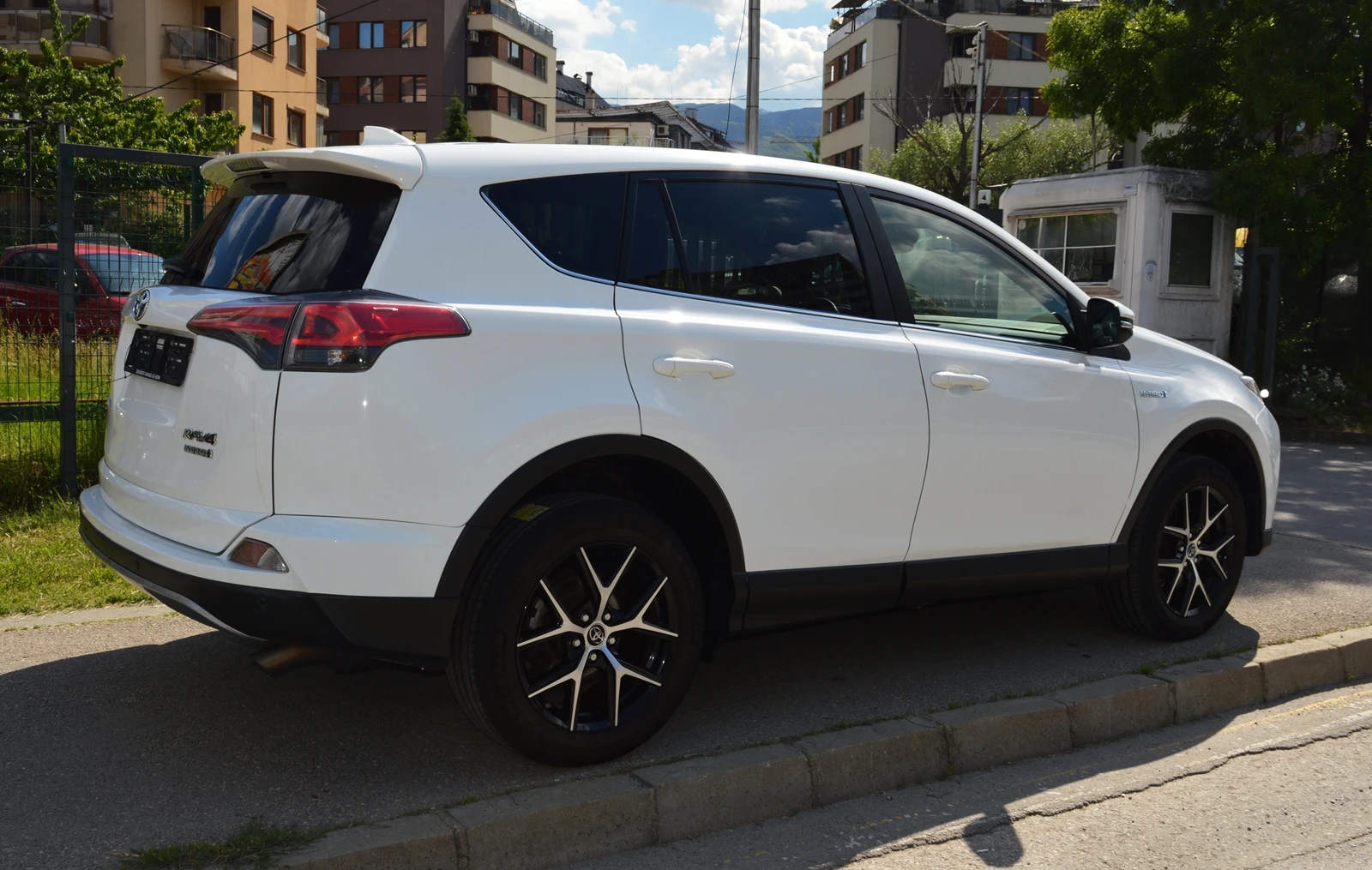 Toyota Rav4 2.5i HYBRID - ШВЕЙЦАРИЯ, снимка 4 - Автомобили и джипове - 54771154