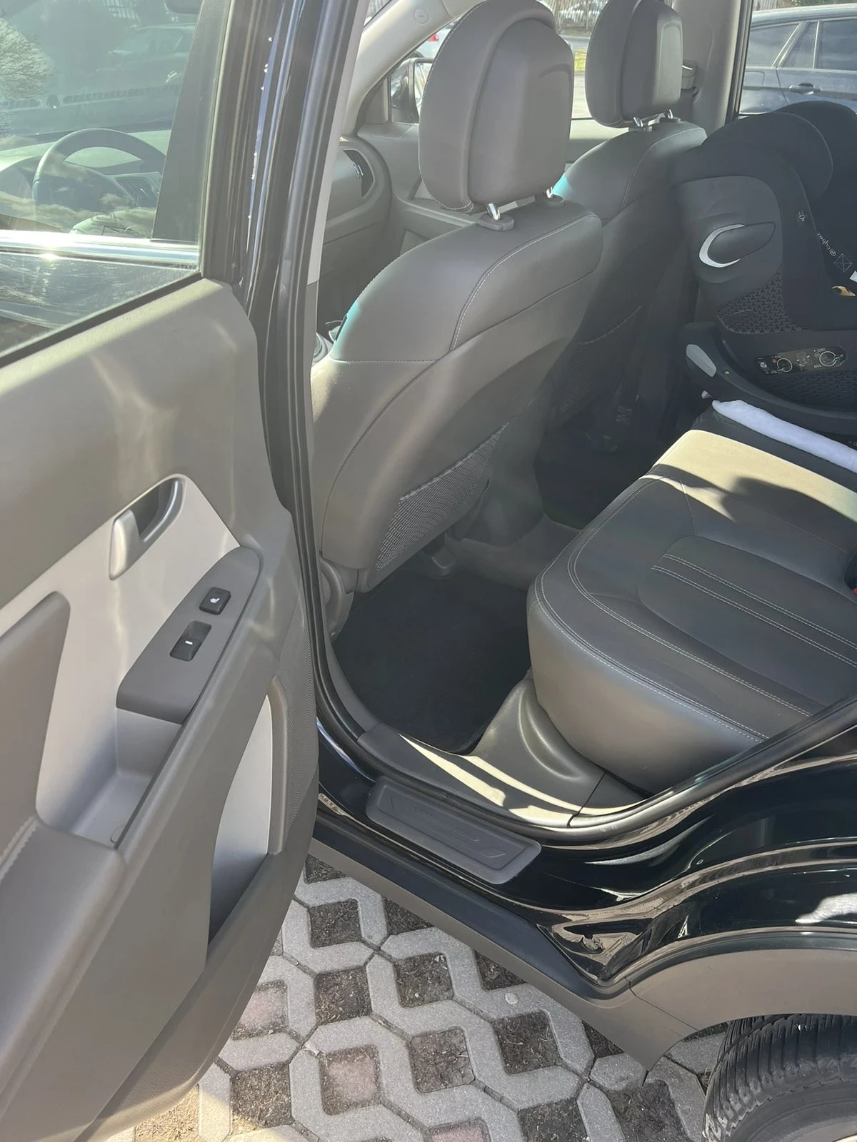 Kia Sportage, снимка 17 - Автомобили и джипове - 55595002