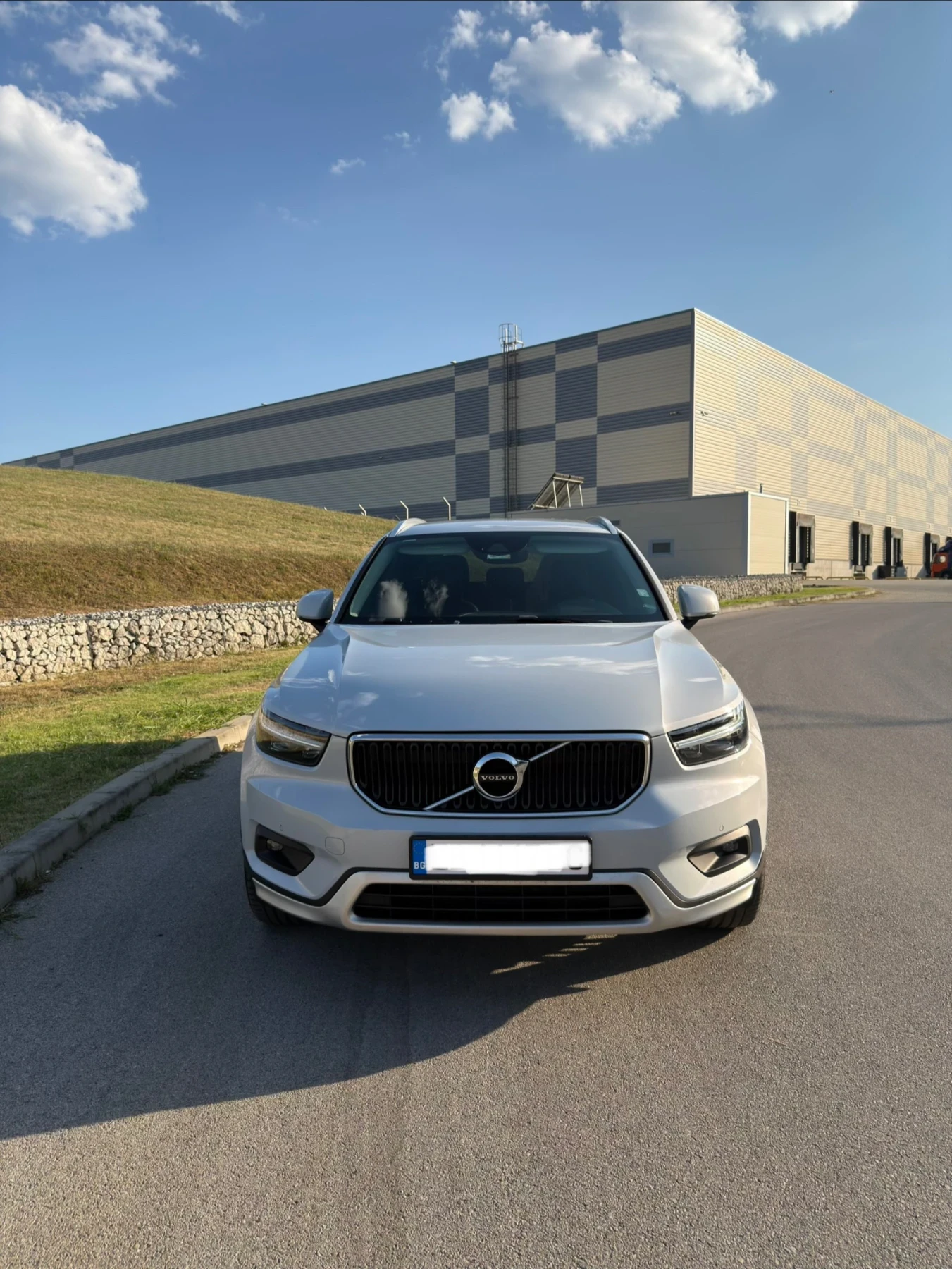 Volvo XC40 D3, снимка 3 - Автомобили и джипове - 55615853