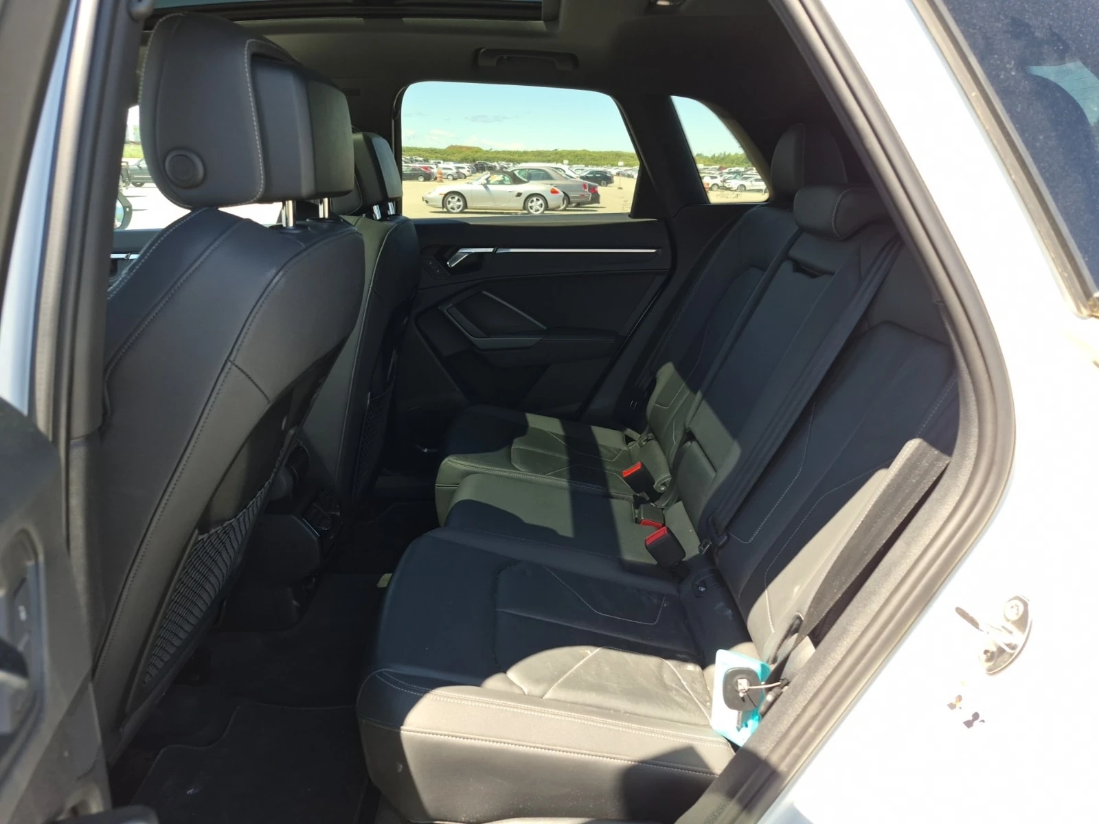Audi Q3  Technik / Distronic / B&O / CARFAX / Автокредит, снимка 3 - Автомобили и джипове - 55986661