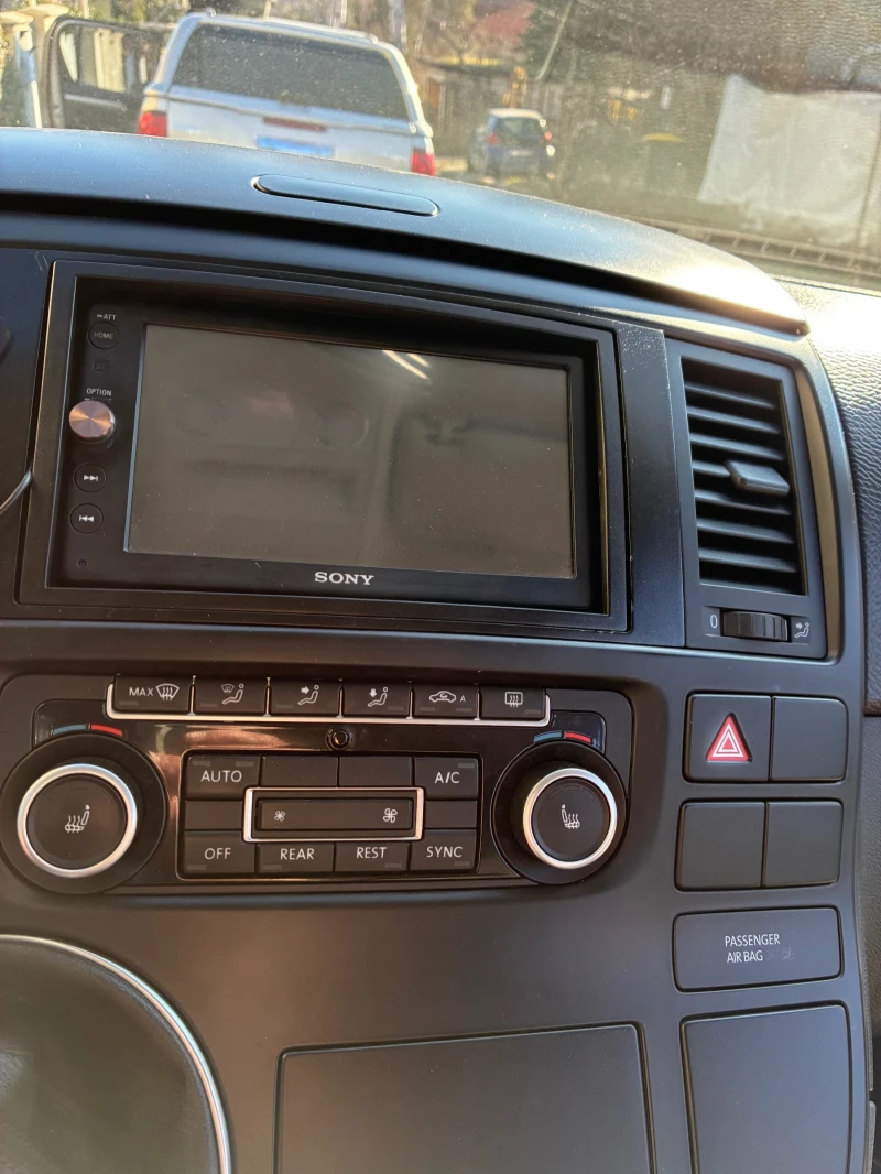 VW Multivan Т5 facelift, снимка 7 - Бусове и автобуси - 52794474