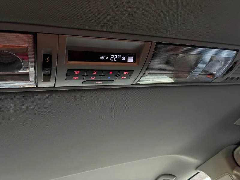 VW Multivan Т5 facelift, снимка 4 - Бусове и автобуси - 52794474