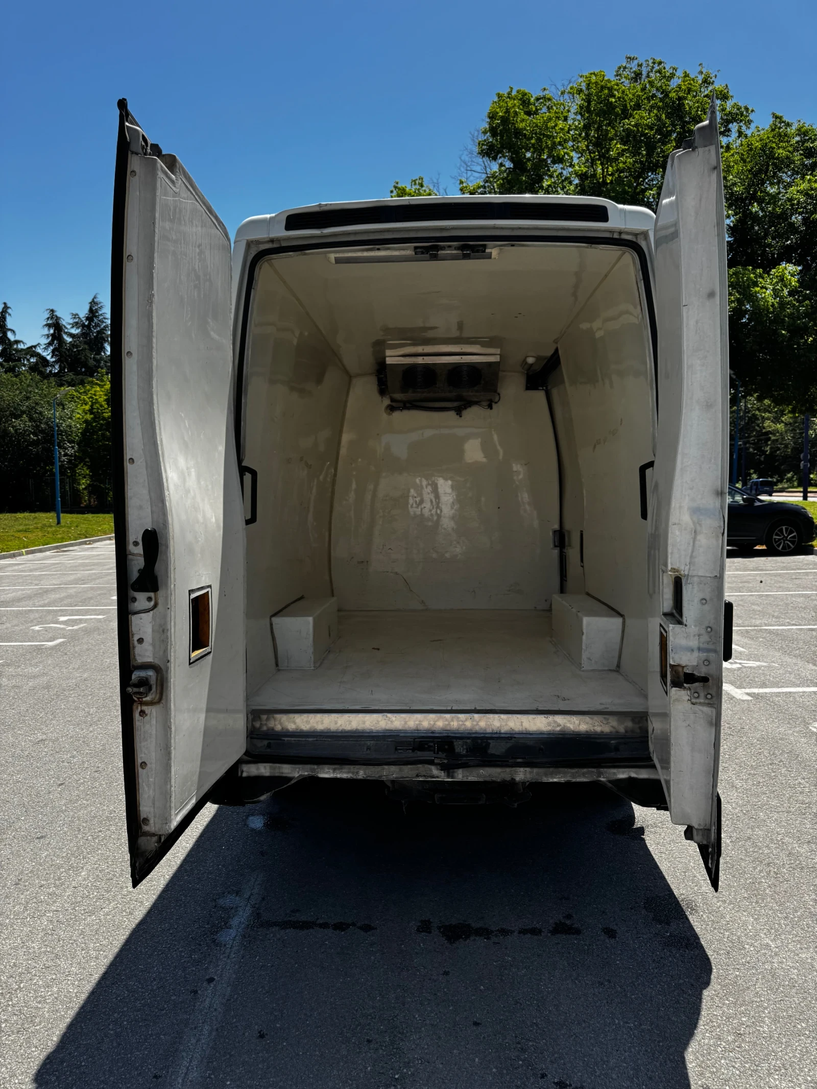 Iveco Daily Хладилен 2.3 HPI, снимка 11 - Бусове и автобуси - 55086944
