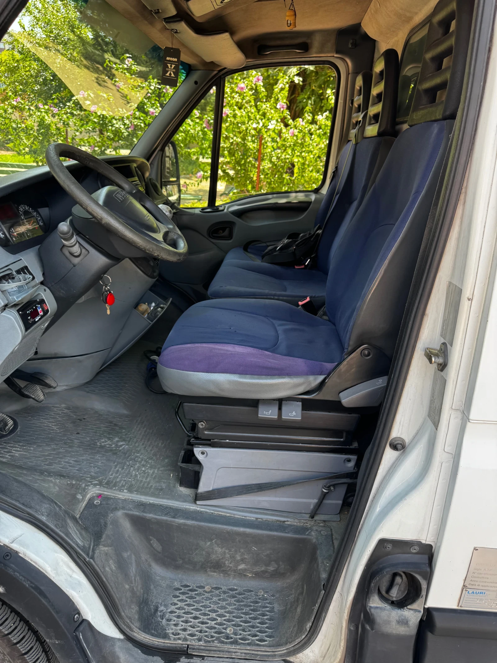 Iveco Daily Хладилен 2.3 HPI, снимка 15 - Бусове и автобуси - 55086944
