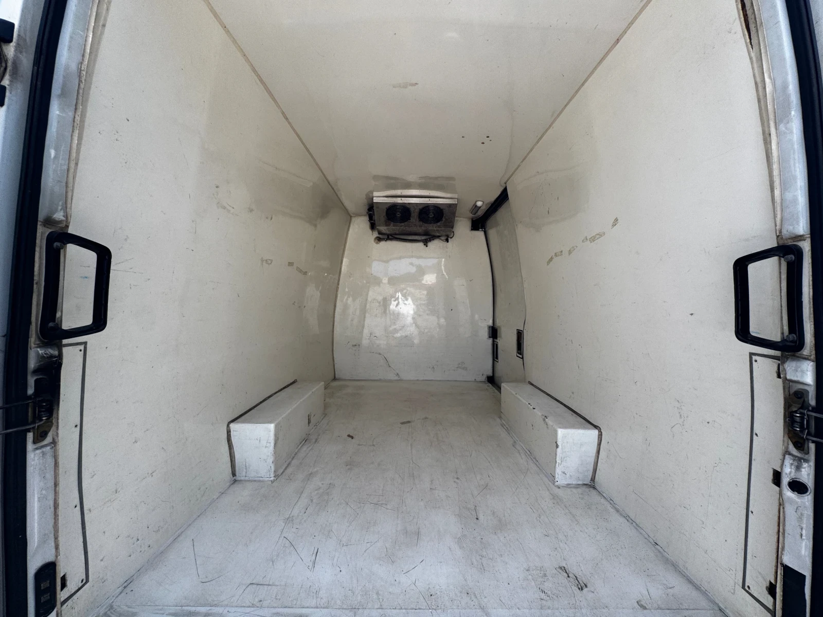 Iveco Daily Хладилен 2.3 HPI, снимка 9 - Бусове и автобуси - 55086944