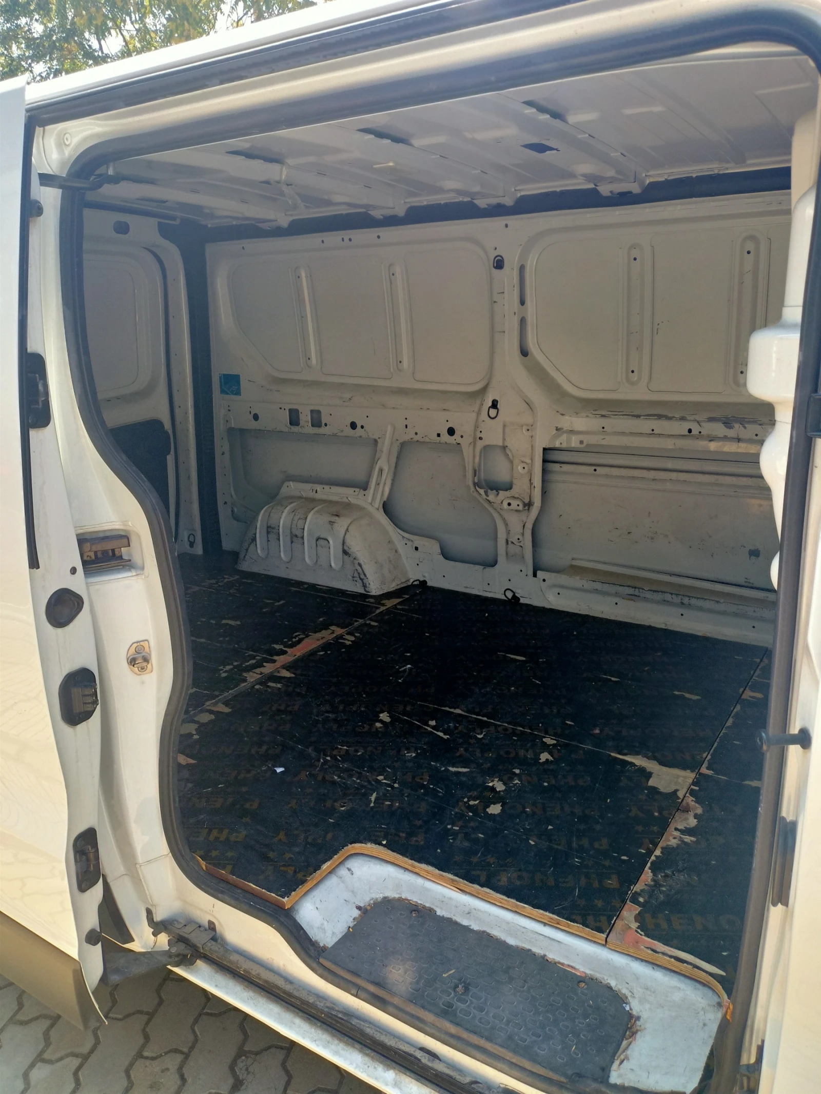 Renault Trafic 2900Евро за получаване, 2.0DCi L2H1, снимка 4 - Бусове и автобуси - 55584147