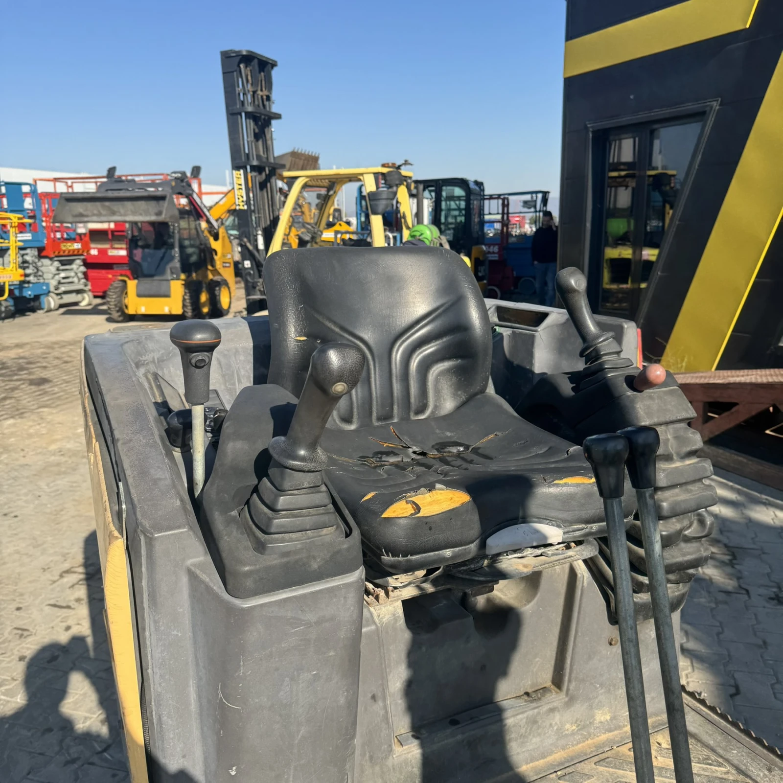 Багер Volvo EC18C 2011, снимка 11 - Индустриална техника - 56612040