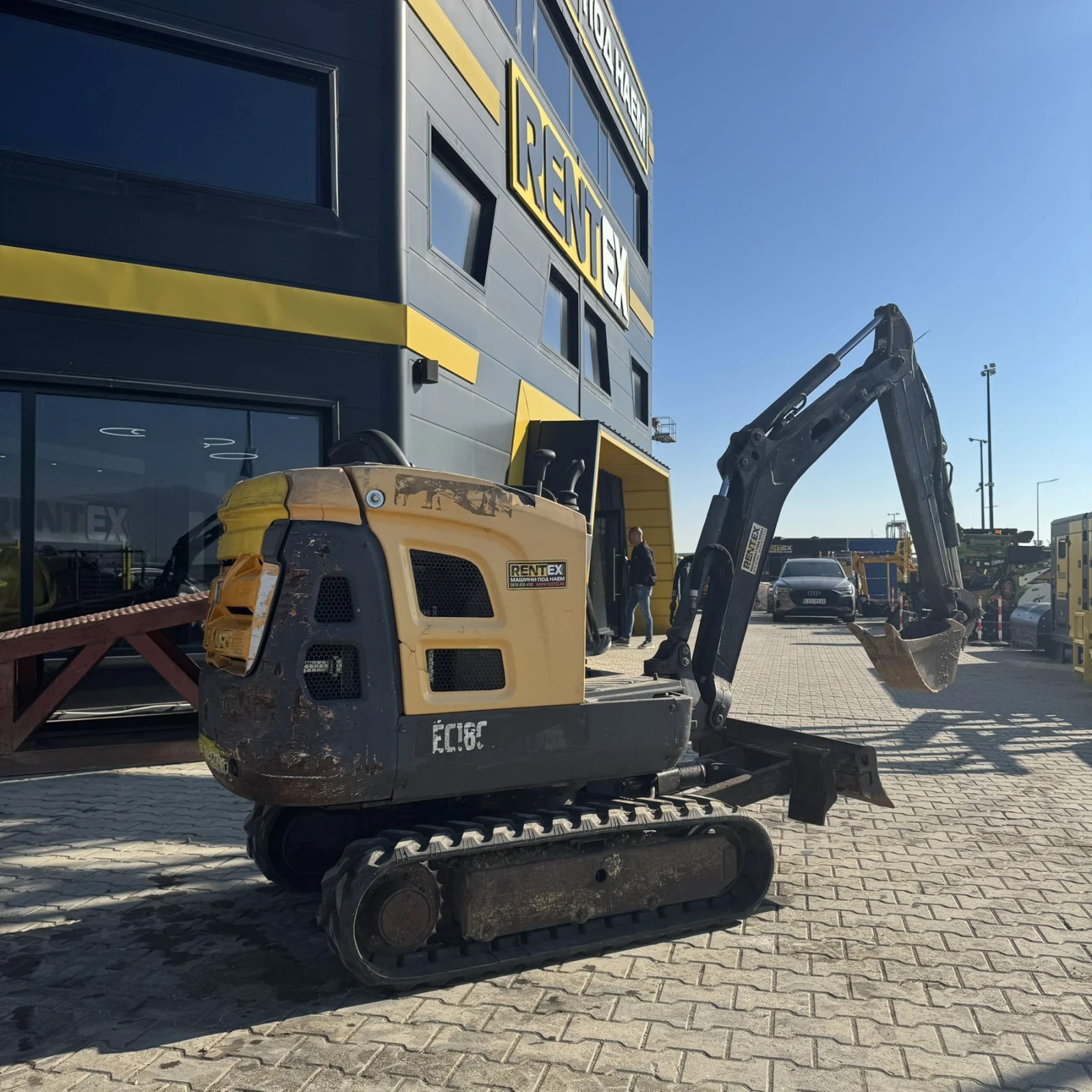 Багер Volvo EC18C 2011, снимка 2 - Индустриална техника - 56612040