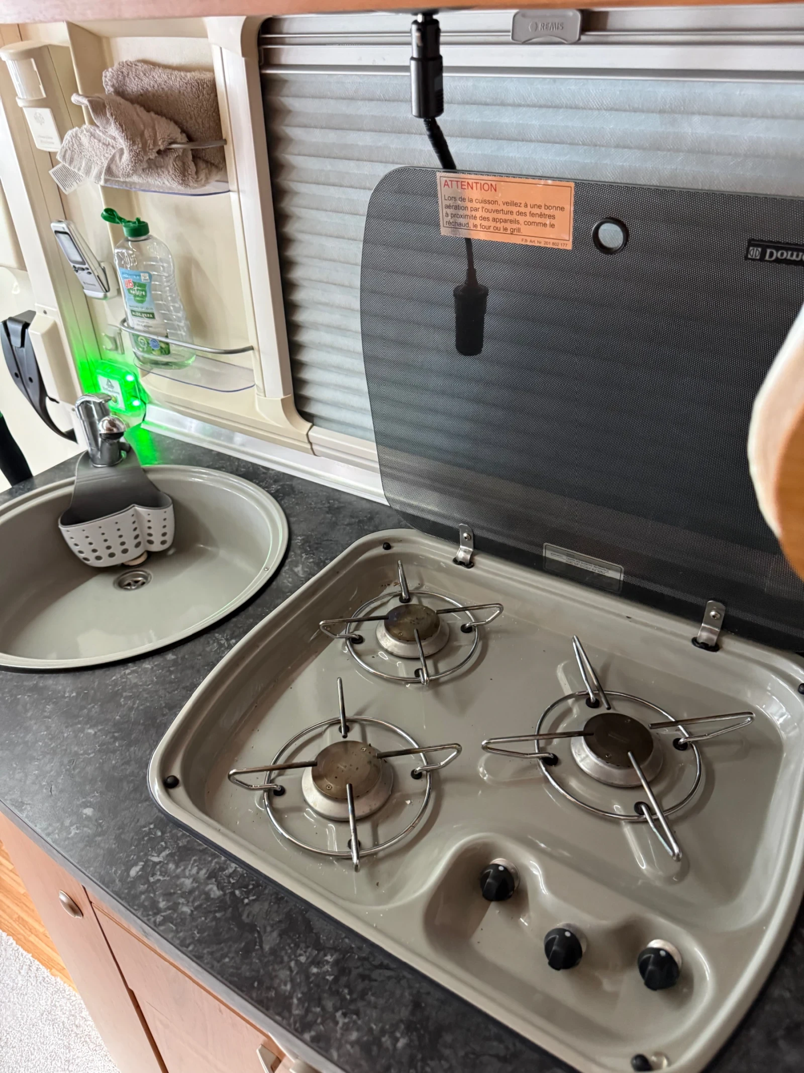 Кемпер Burstner Aviano 675 Автоматик, снимка 14 - Каравани и кемпери - 54218764