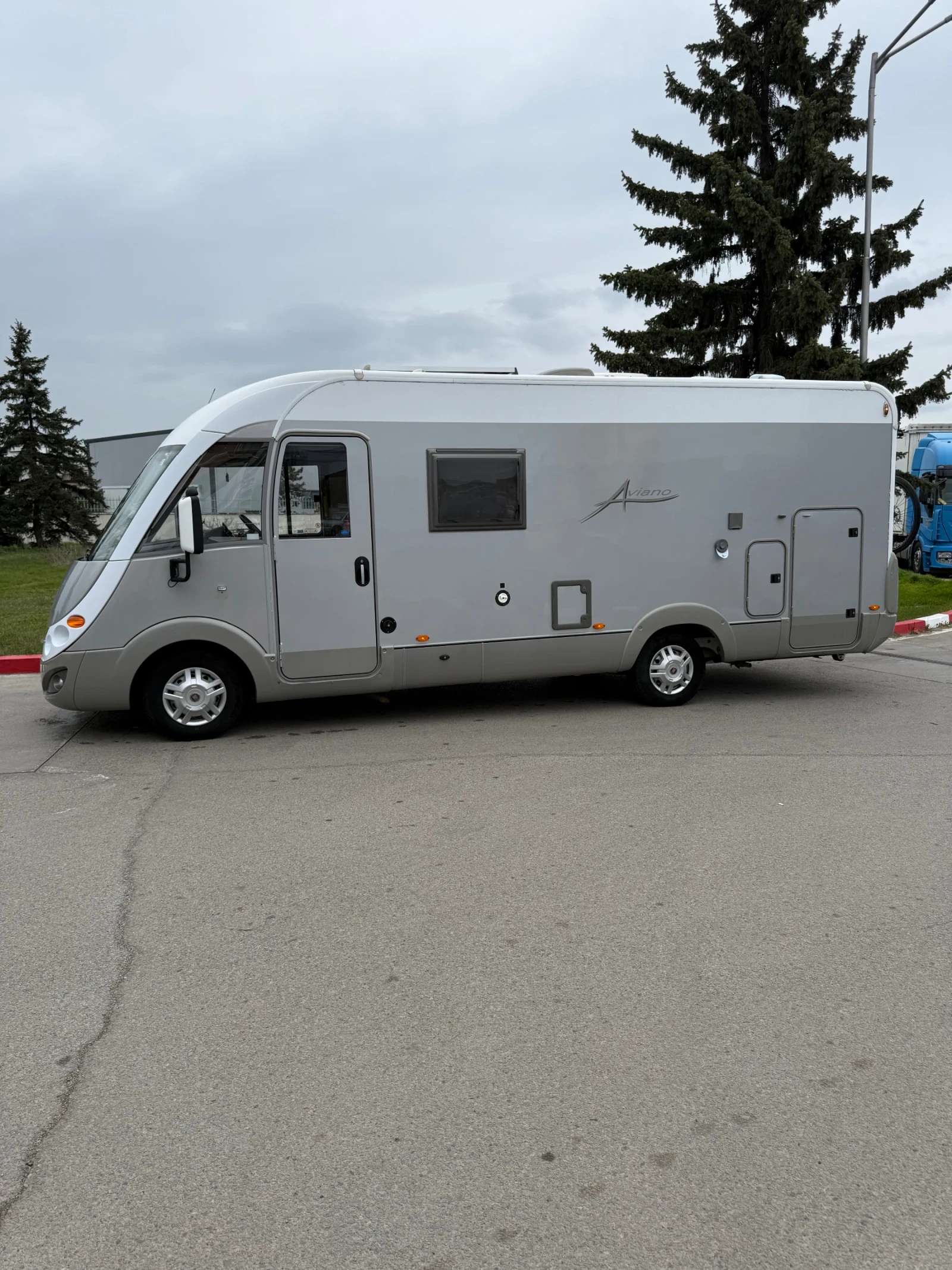 Кемпер Burstner Aviano 675 Автоматик, снимка 4 - Каравани и кемпери - 54218764