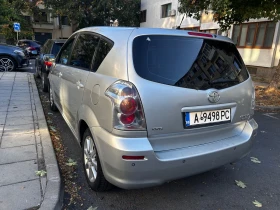 Toyota Corolla verso 1.8* Газ * Bluetooth * Камера * Мултиволан * , снимка 11