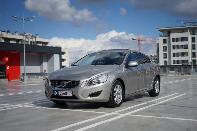 Volvo S60 D3, снимка 1 - Автомобили и джипове - 47727012