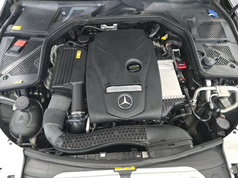 Mercedes-Benz C 300 4MATIC, снимка 15 - Автомобили и джипове - 47789682