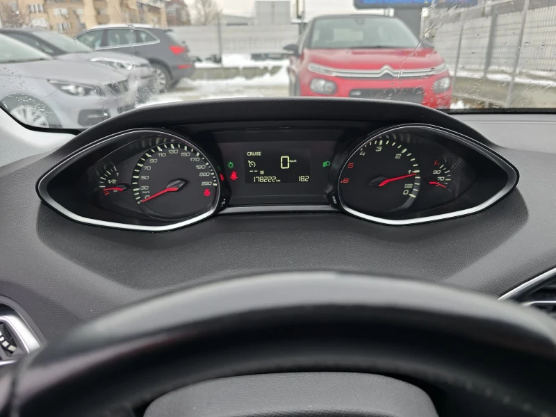 Peugeot 308 1.5 HDI, снимка 13 - Автомобили и джипове - 48689516