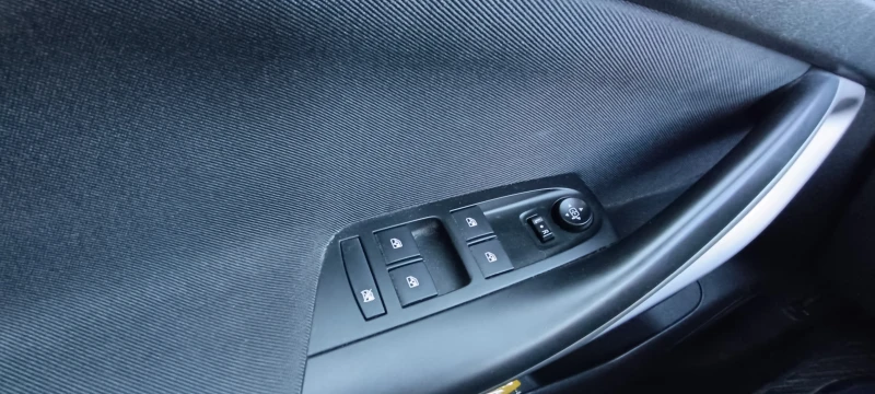 Opel Astra 1.6 Sports Tourer, снимка 4 - Автомобили и джипове - 52455163