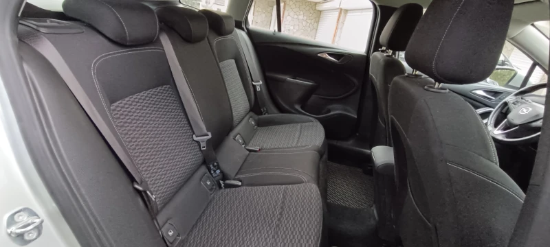 Opel Astra 1.6 Sports Tourer, снимка 5 - Автомобили и джипове - 52455163