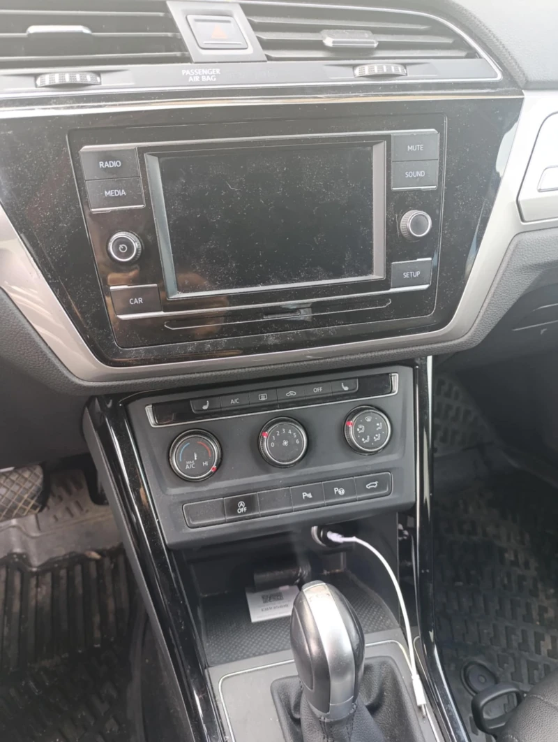 VW Touran, снимка 7 - Автомобили и джипове - 51720237