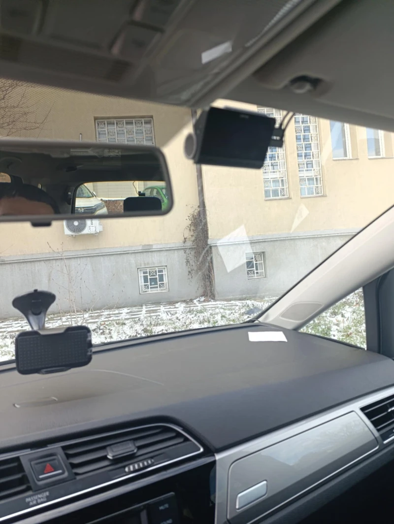 VW Touran, снимка 8 - Автомобили и джипове - 51720237