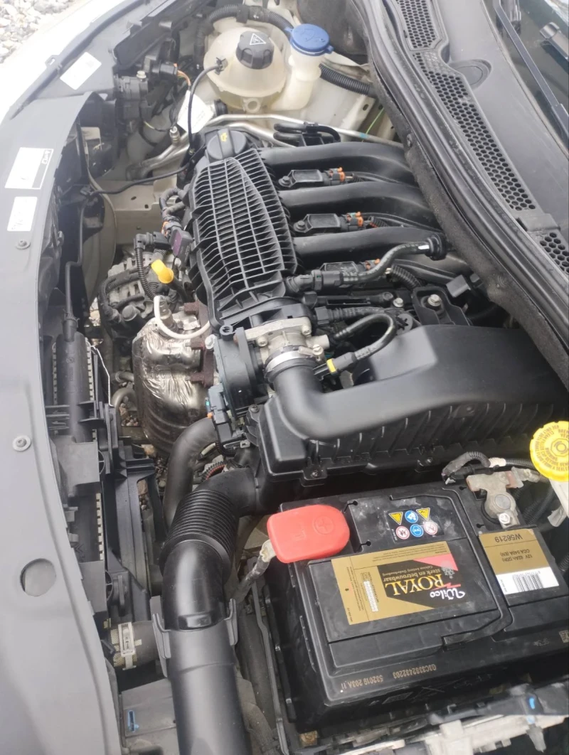 Peugeot 208, снимка 8 - Автомобили и джипове - 51953459