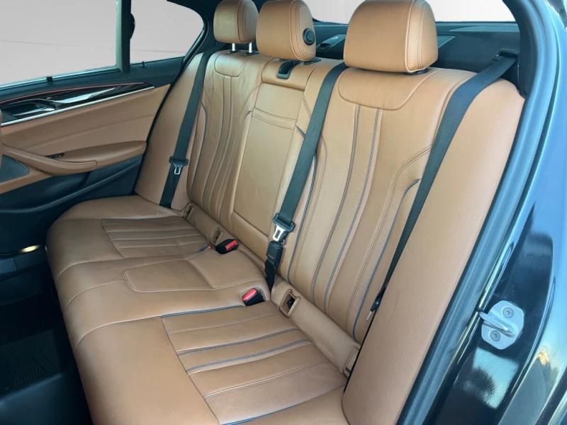 BMW 540 M-sport* Harman* 360* Head-up* Pano* Подгреви* , снимка 13 - Автомобили и джипове - 52613652