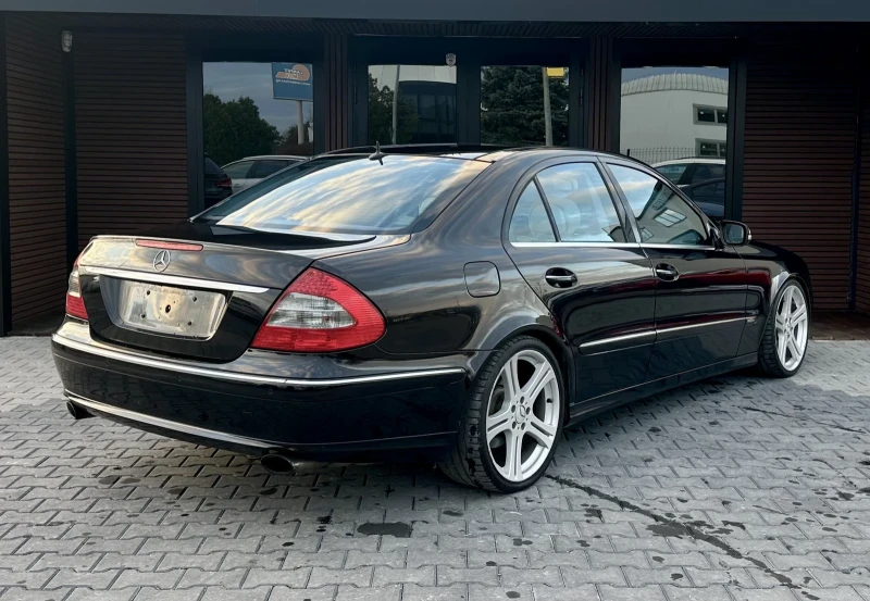 Mercedes-Benz E 320 Facelift Avantgarde Harman-Kardon ЛИЗИНГ, снимка 4 - Автомобили и джипове - 52706722