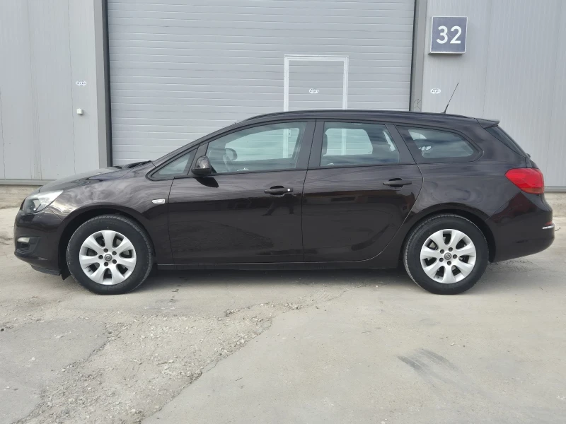 Opel Astra 1.6cdi* FACE* ОБСЛУЖЕНА, снимка 6 - Автомобили и джипове - 52865317
