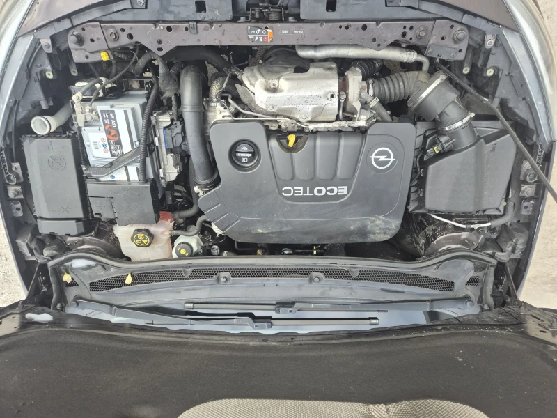 Opel Astra 1.6cdi ОБСЛУЖЕНА, снимка 13 - Автомобили и джипове - 52865317