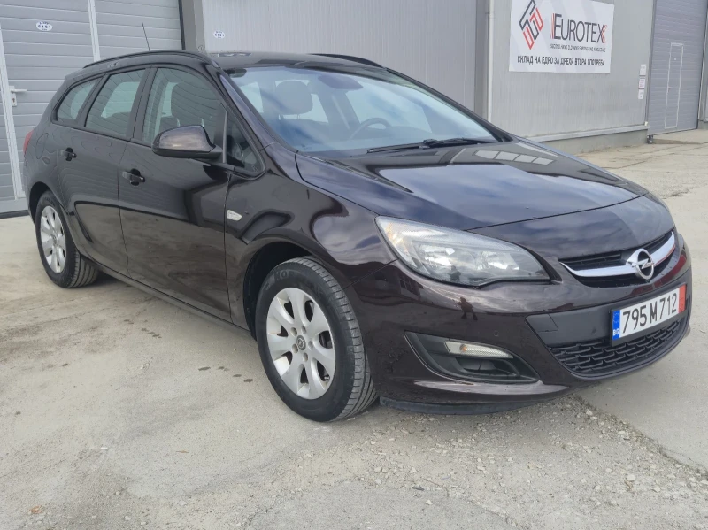 Opel Astra 1.6cdi* FACE* ОБСЛУЖЕНА, снимка 2 - Автомобили и джипове - 52865317