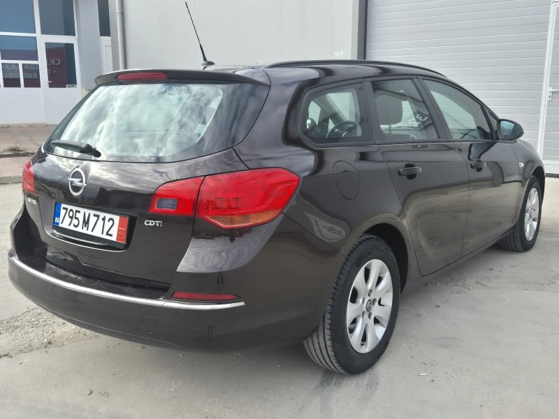 Opel Astra 1.6cdi ОБСЛУЖЕНА, снимка 4 - Автомобили и джипове - 52865317