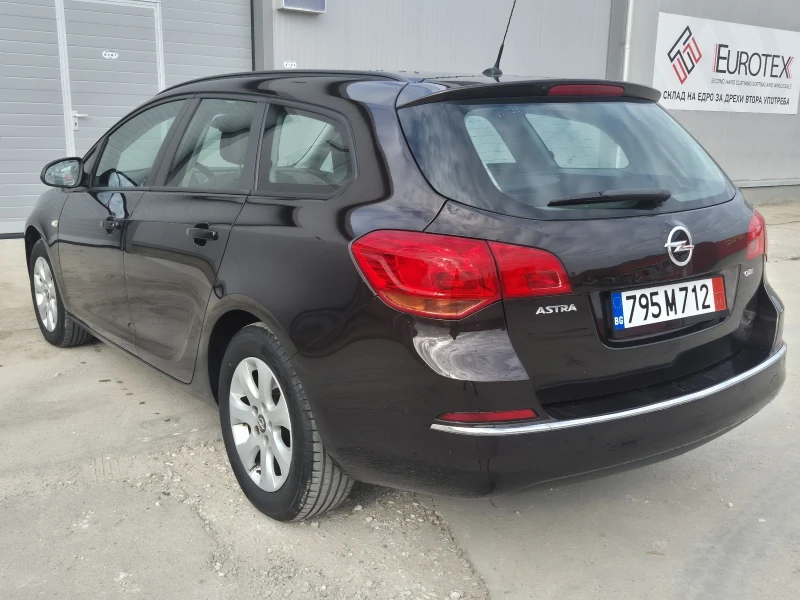 Opel Astra 1.6cdi ОБСЛУЖЕНА, снимка 5 - Автомобили и джипове - 52865317
