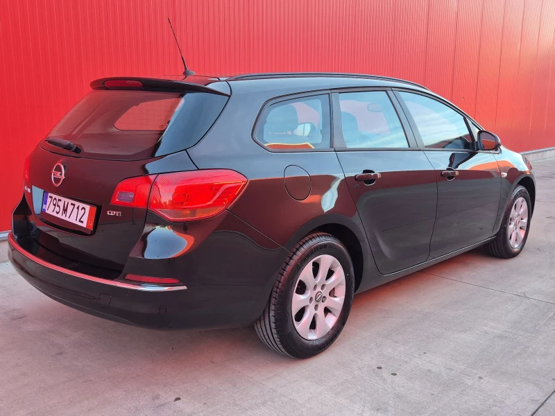 Opel Astra 1.6cdi ОБСЛУЖЕНА, снимка 4 - Автомобили и джипове - 52865317