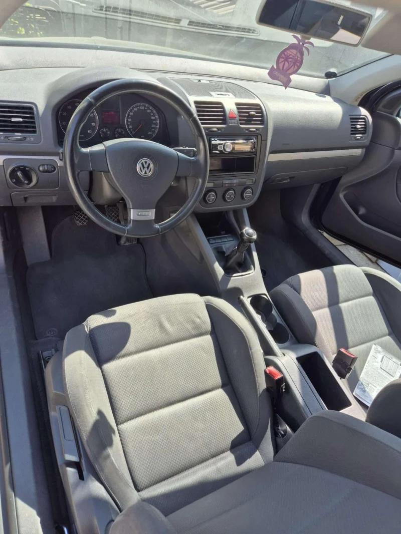 VW Golf 1.6 Бензин, снимка 5 - Автомобили и джипове - 53211556